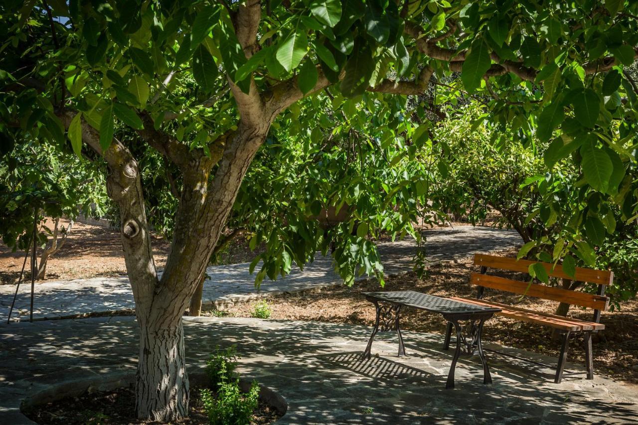 Ploes Luxury Cottages Pesádha Eksteriør bilde