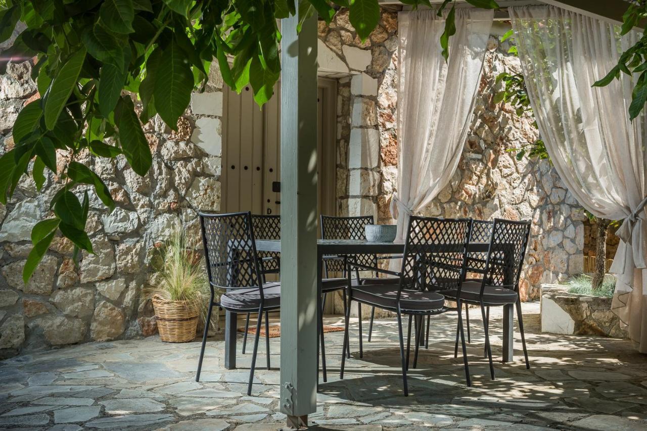 Ploes Luxury Cottages Pesádha Eksteriør bilde
